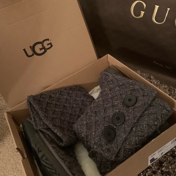 UGG sweater boots(Tall) - Picture 2 of 7